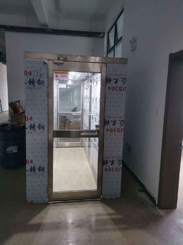 河北小型風(fēng)淋室特點(diǎn)分析