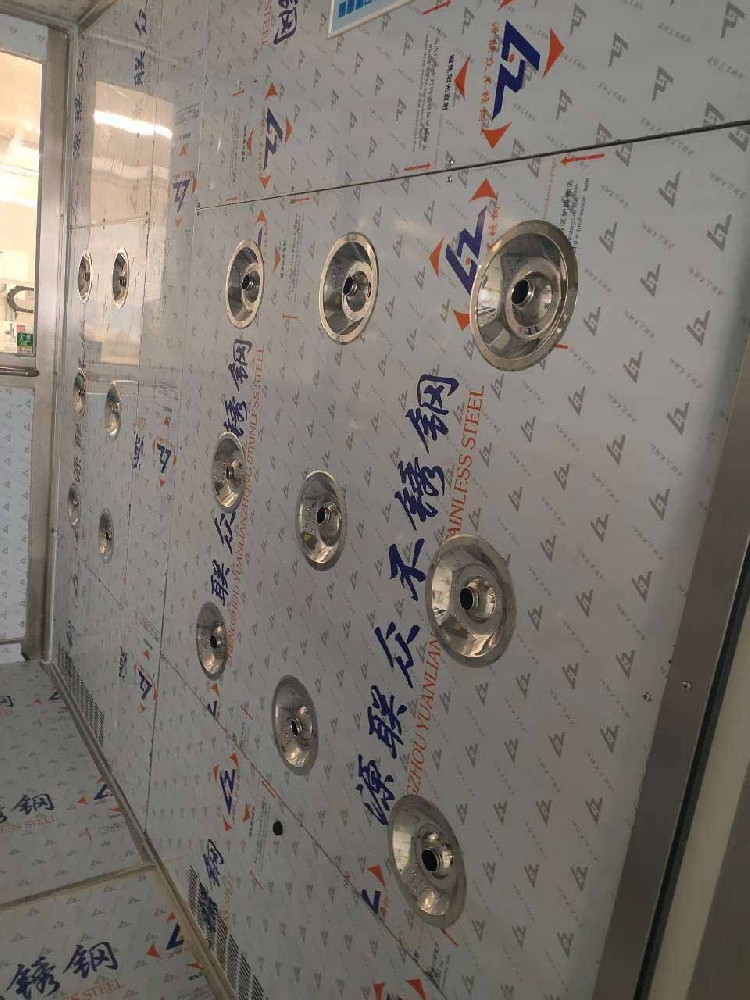 上海彩鋼板風(fēng)淋室特點(diǎn)有哪些？