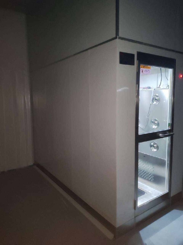 無(wú)塵車間風(fēng)淋室施工設(shè)計(jì)