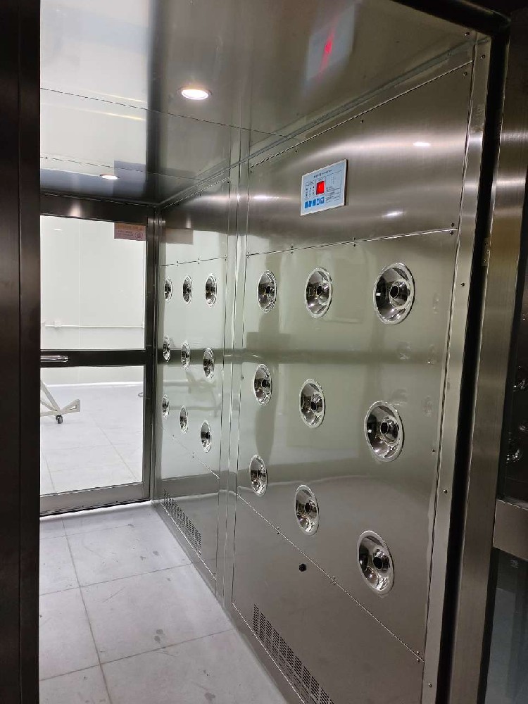 上海風(fēng)淋門有哪些配件需要更換?