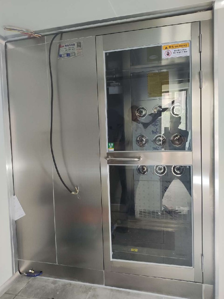 上海風(fēng)淋室廠家供應(yīng)商介紹KLC型風(fēng)淋室